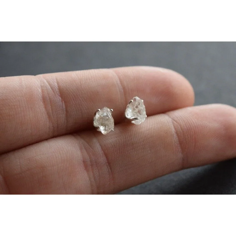 Unbranded earrings posts