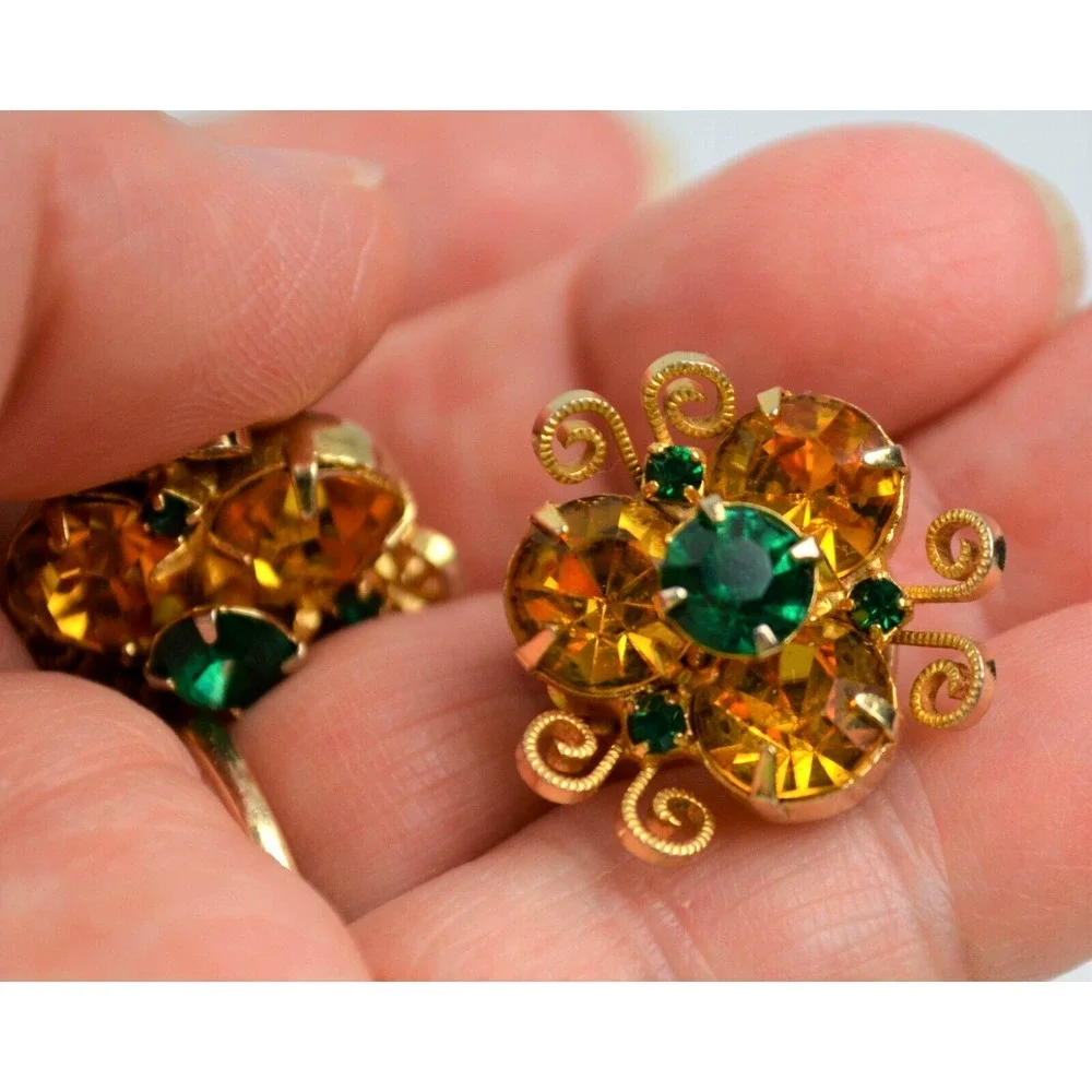 Vintage Gold Tone Metal Clip On Earrings Beautiful Orange &‎ Green Rhinestones