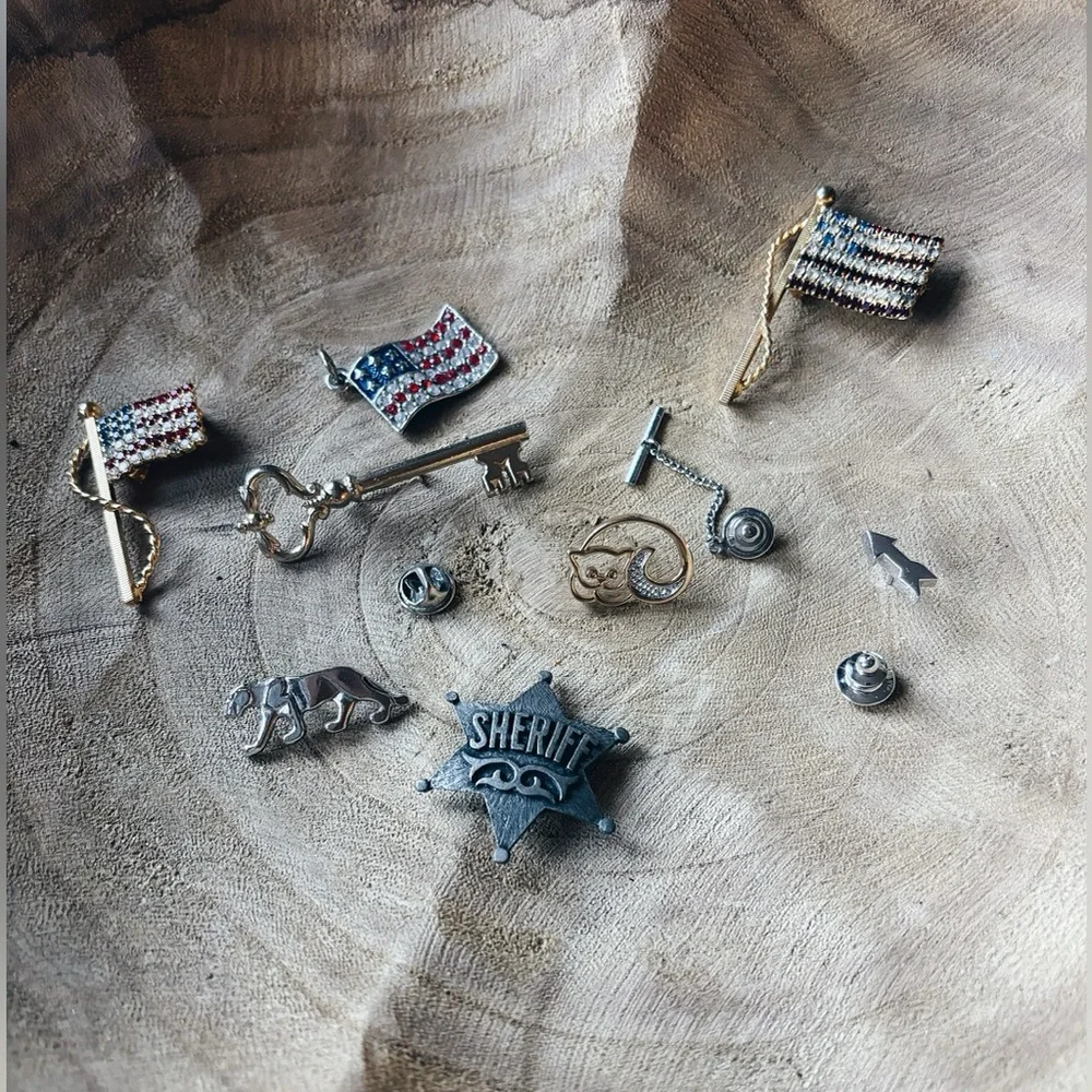 Vintage piece brooch
