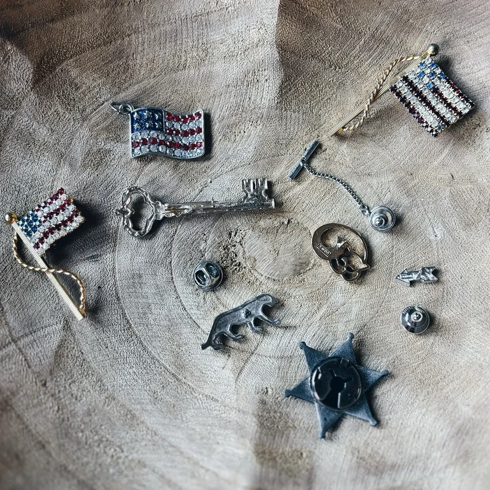 Vintage piece brooch