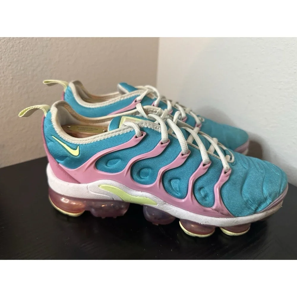 Nike Air‎ VaporMax Plus Womens Blue Pink Athletic Running Shoes Sneakers Size 8