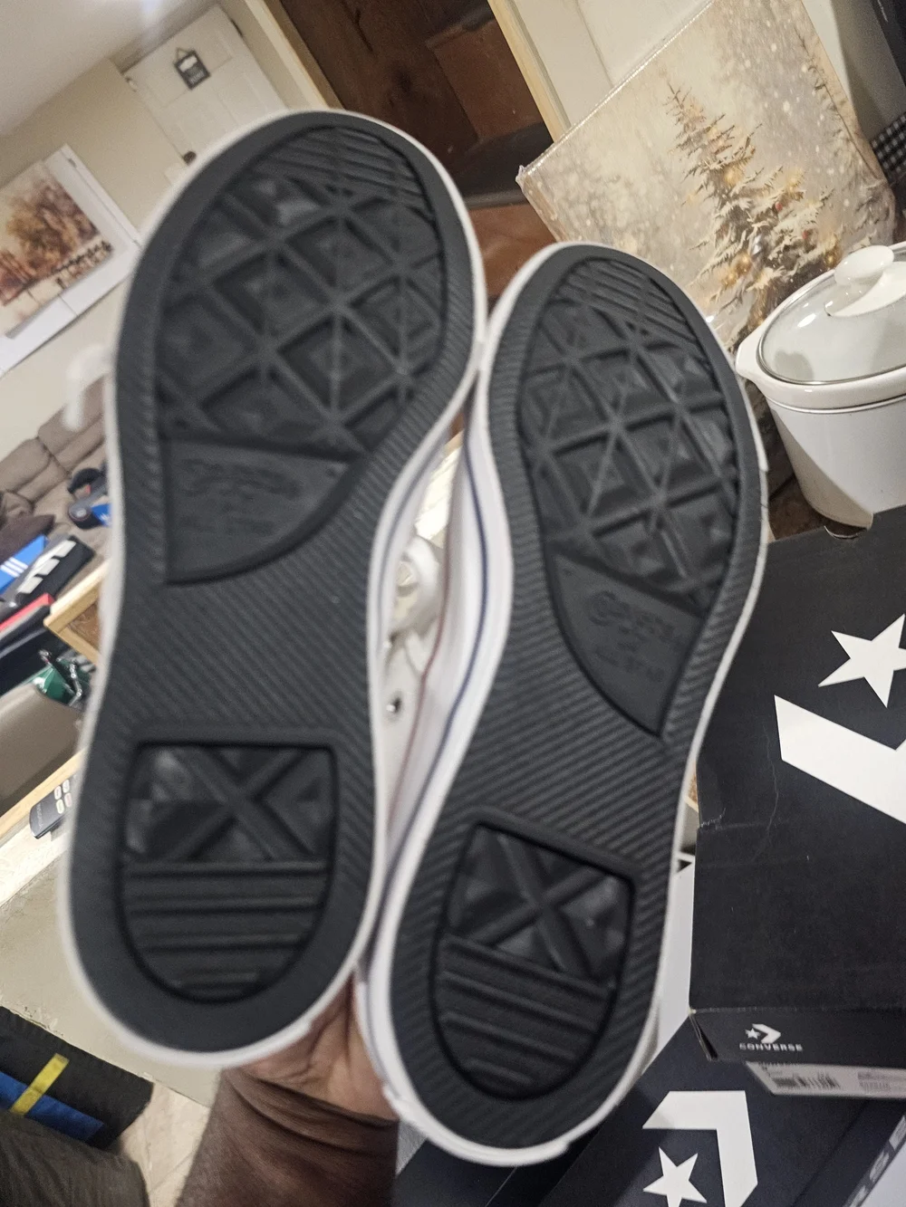 Converse sole tongue
