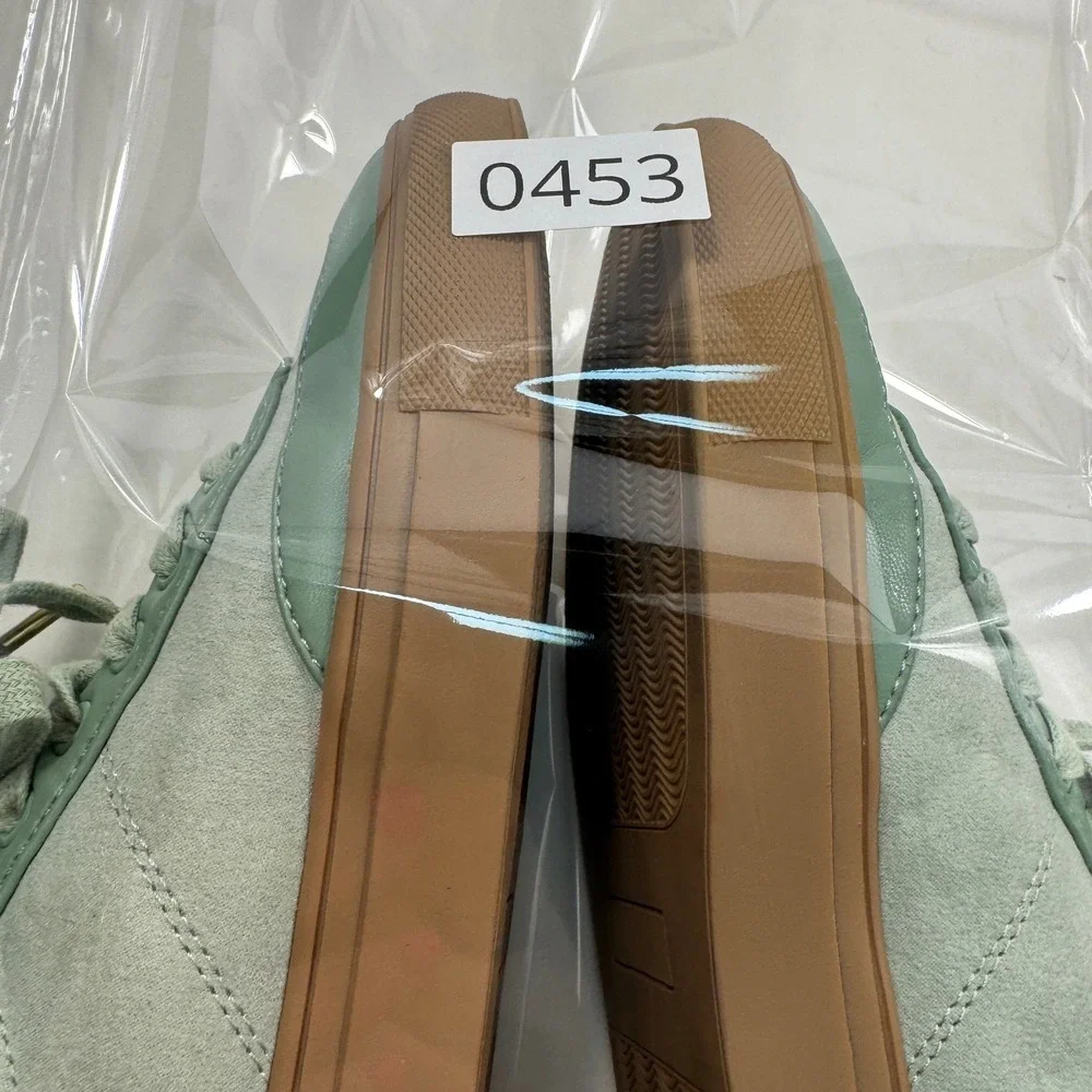 LOFT lace up