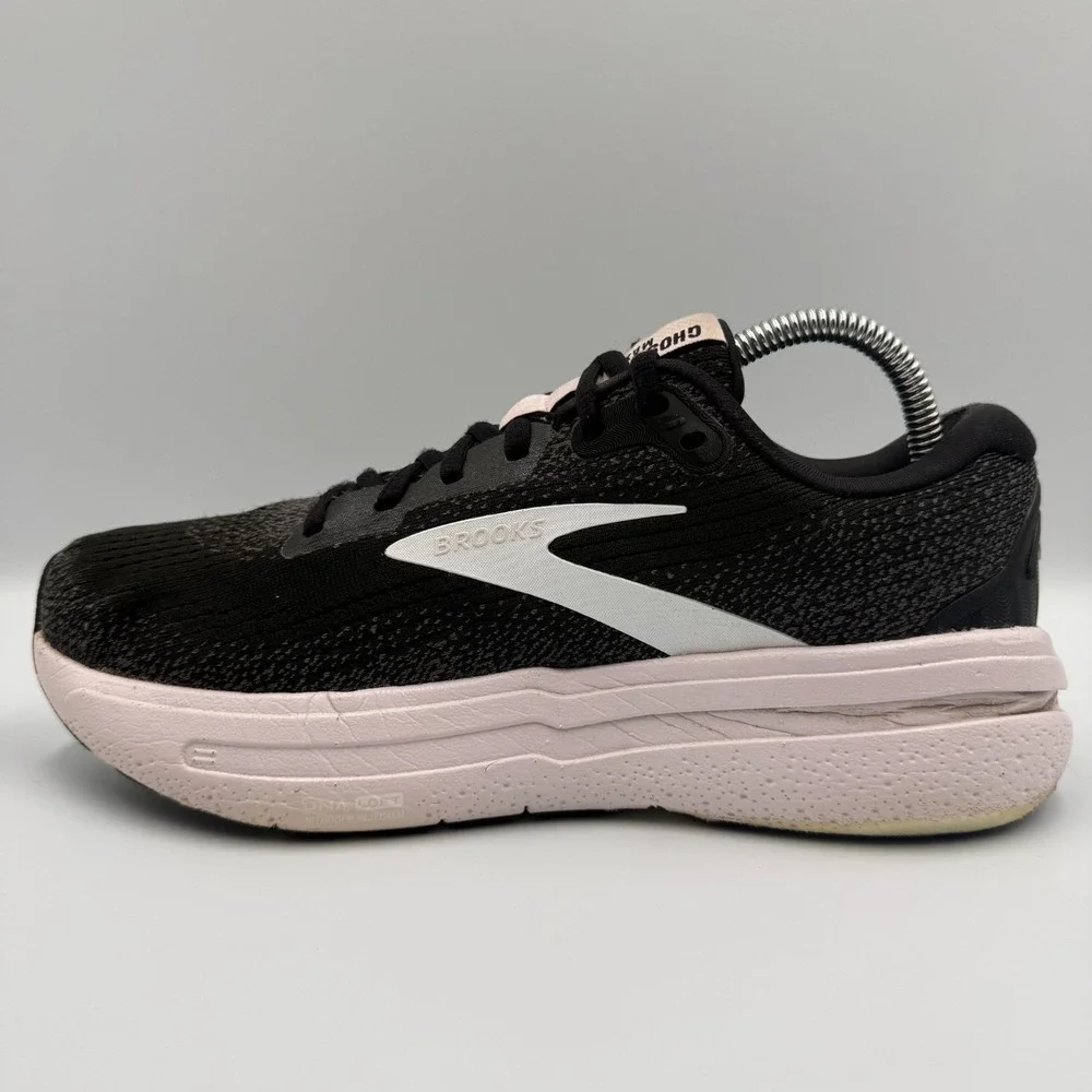 Brooks Ghost Max 2 Women's Size 9 Black White Running Shoes Sneakers 1204201B077