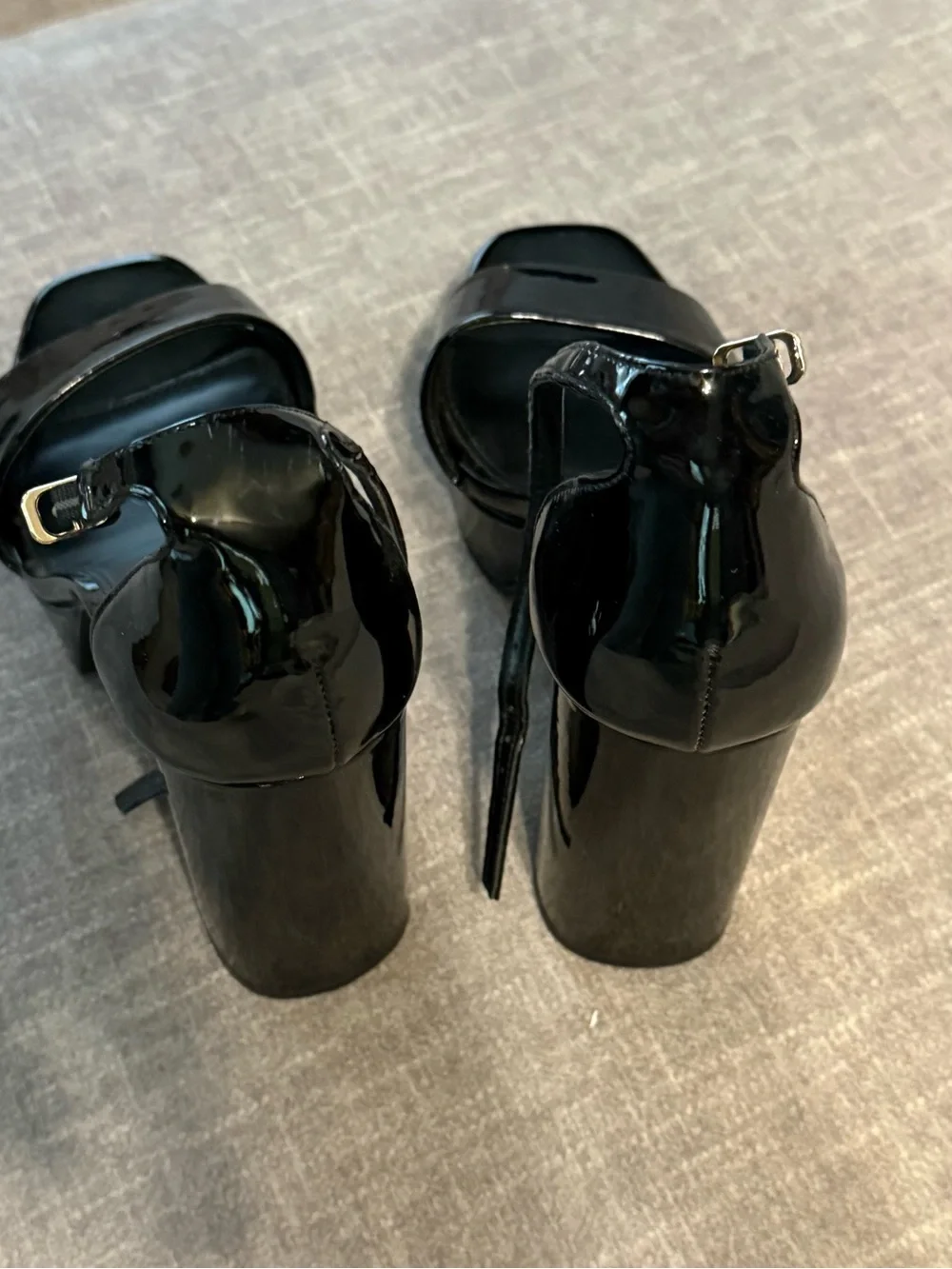 Madden Girl shiny black