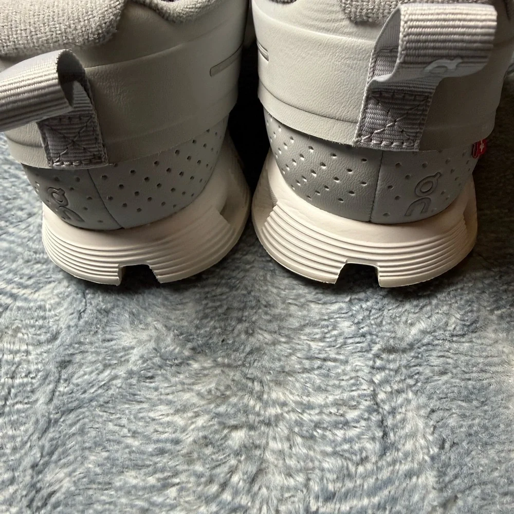 On Cloud 5 Terry Sneakers | Glacier / White | Women's Size 10.5