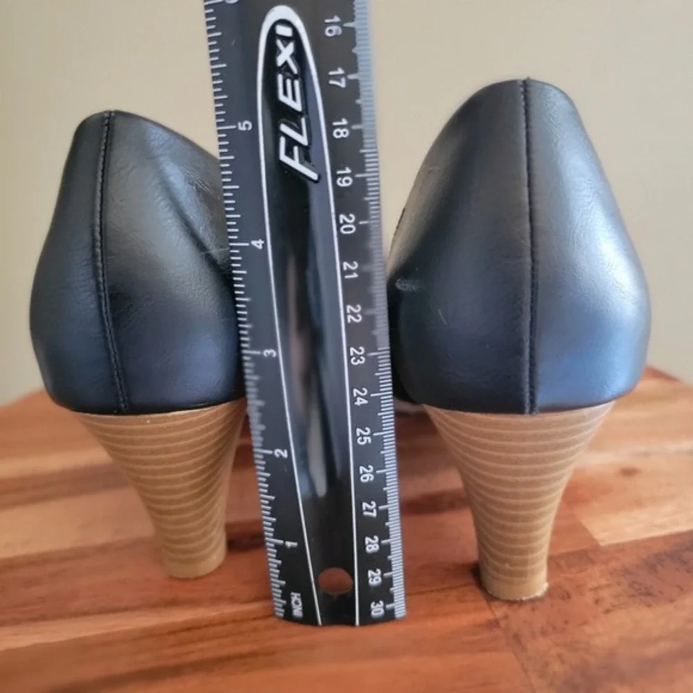 Journee‎ Collection High Heels 8.5 Classic Pumps Black Faux Leather Slip On