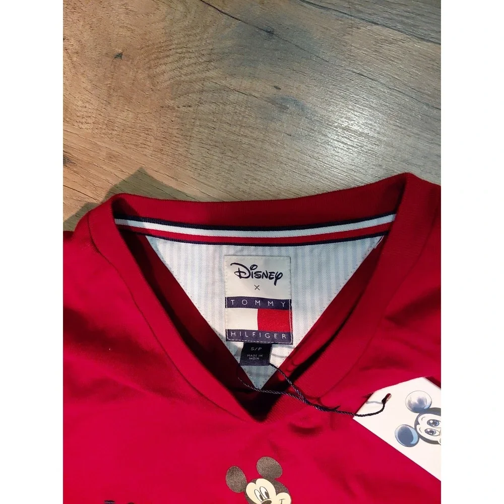 Disney neck short sleeves