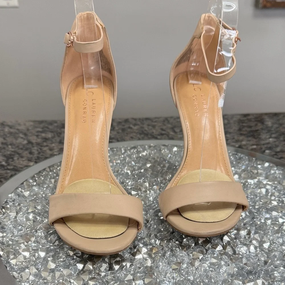 LC Lauren Conrad Nude Ankle Strap sandal Heels 7.5