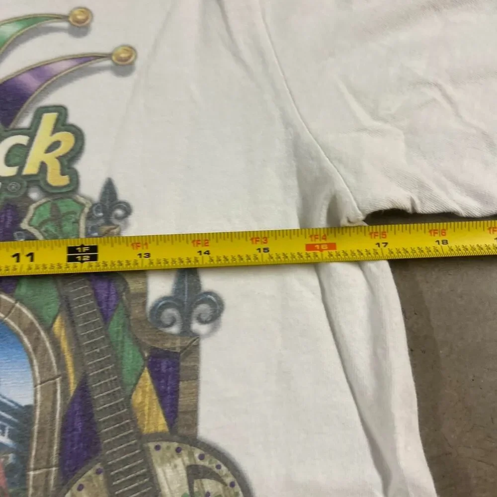 Hard Rock Cafe New Orleans white graphic t-shirt