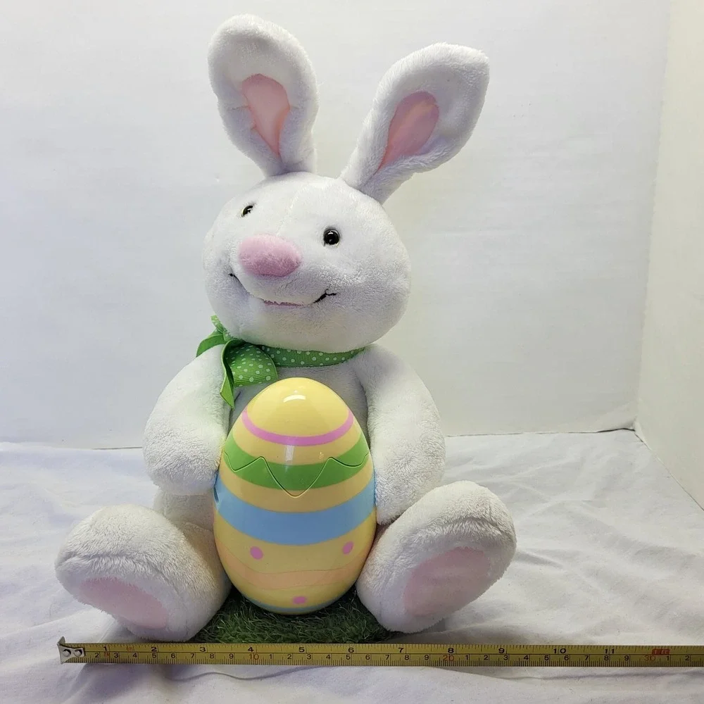Hallmark Rockin Robin Animated Singing‎ Easter Bunny  Rabbit Chick Egg Plush EUC