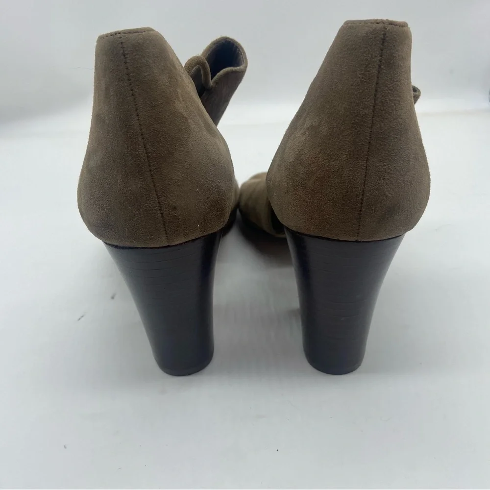 Tahari women heels