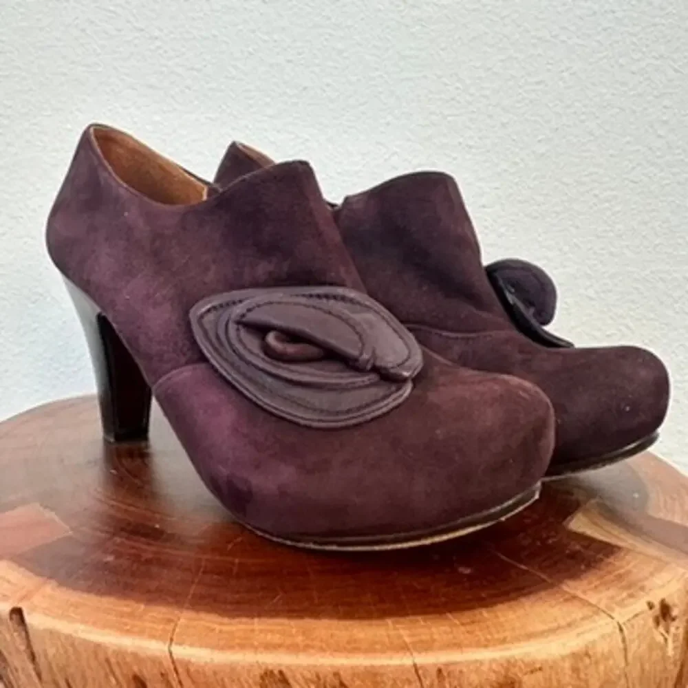 Chie Mihara Suede Leather Heeled‎ Shoes - Size 37