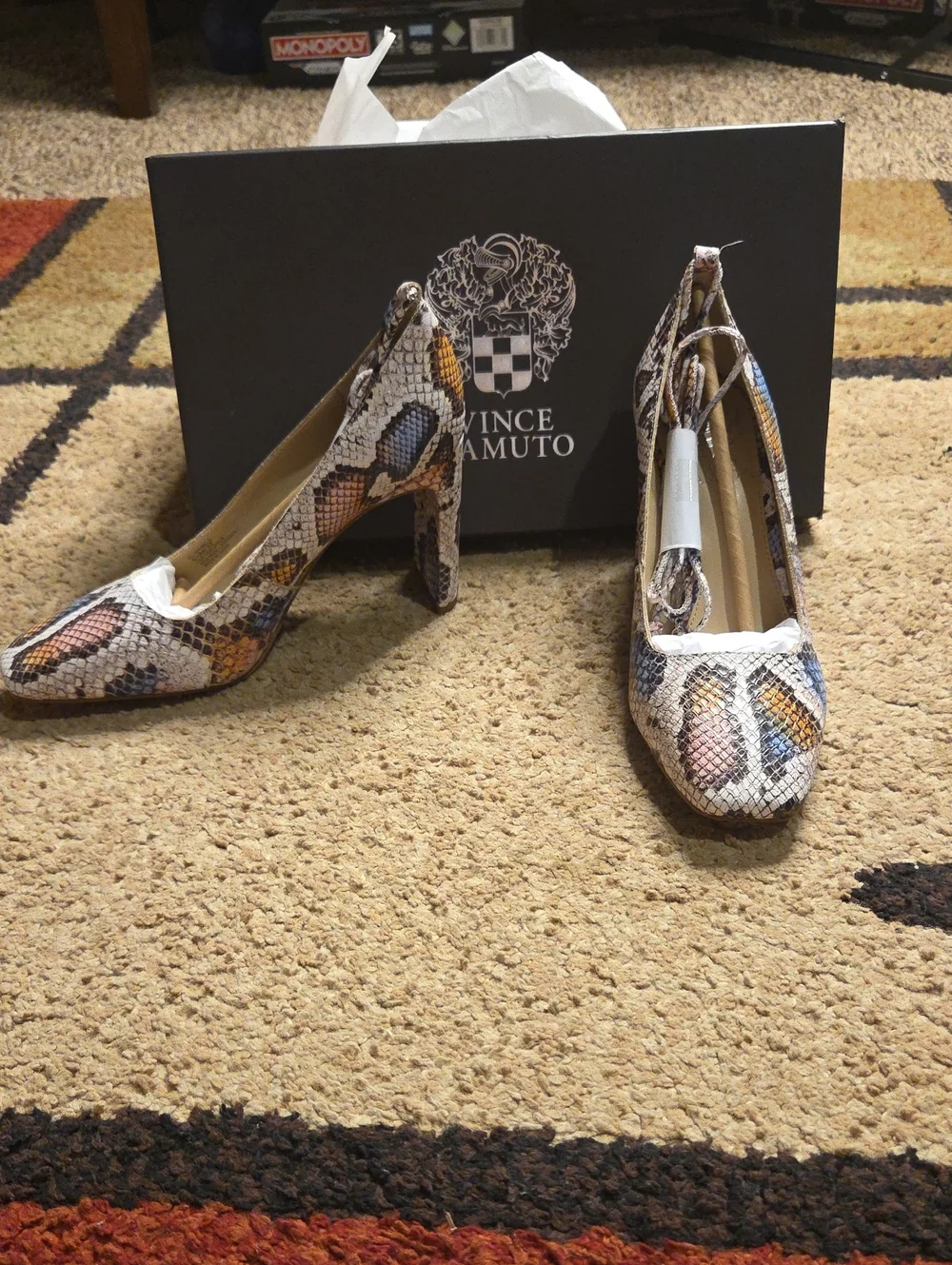 NWT 6.5 Womens Snakeskin Heels Vince Camuto