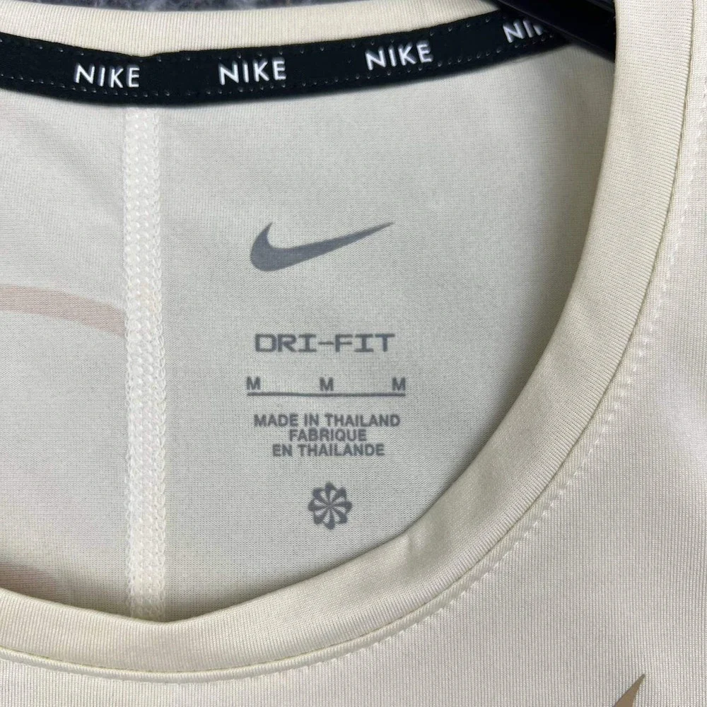 Nike Georgia Bulldogs UGA Dri-FIT Crop Top Women Medium Cream Short Sleeve New M