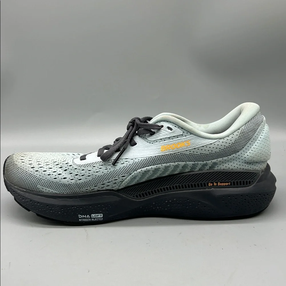 Brooks cushioned upper