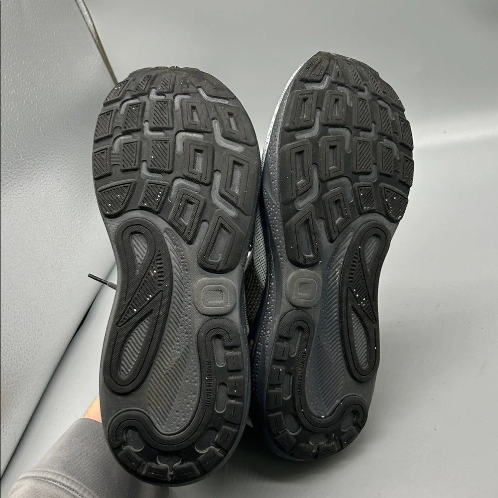 Brooks cushioned gold upper