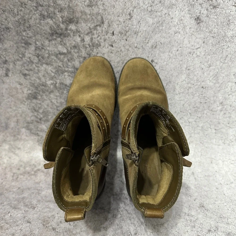 Clarks please see