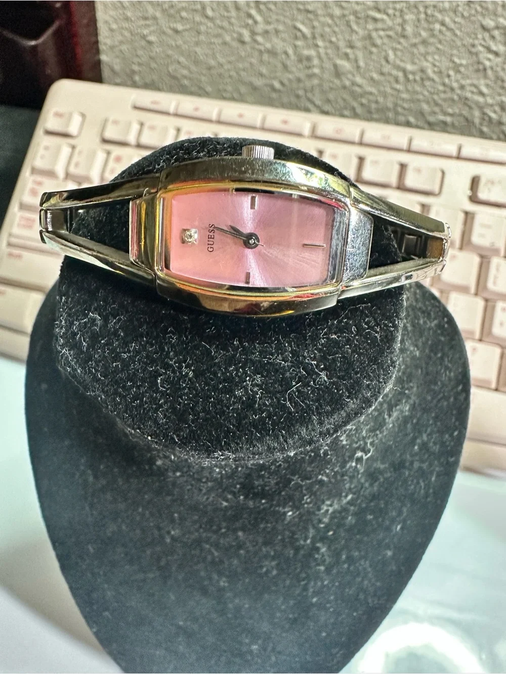Guess elegant bangle