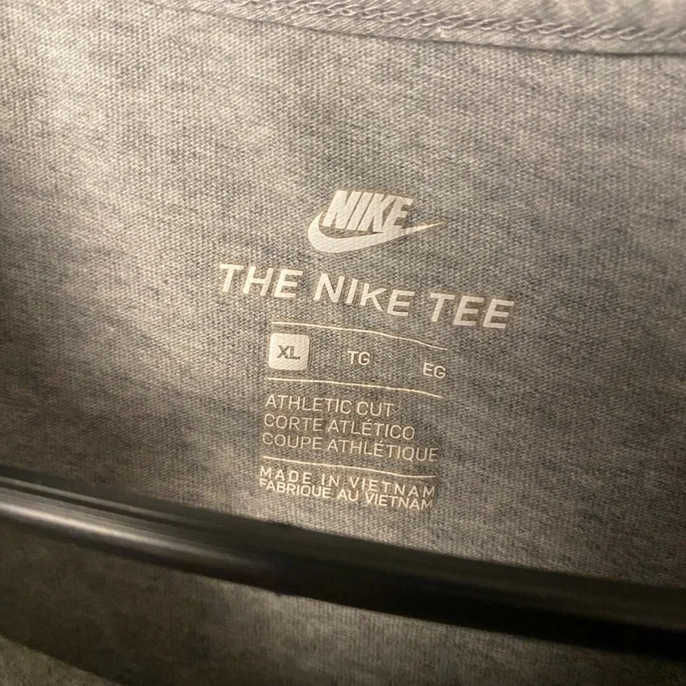 Nike Boys XL Long Sleeve Tee Grey 