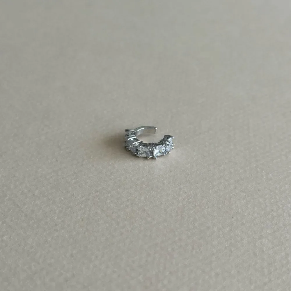 Diamond Ear Cuff N1946