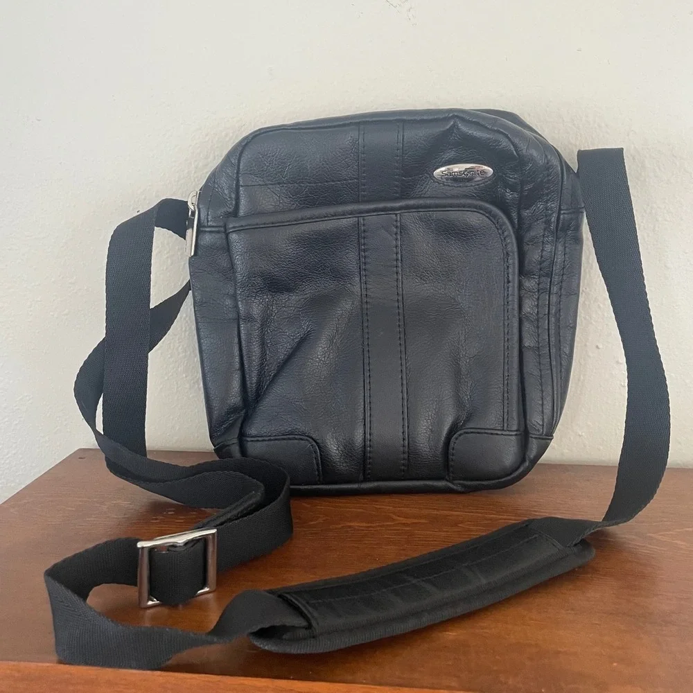 Vtg‎ Samsonite Crossbody Purse Bag Travel Faux Leather Black Adjustable