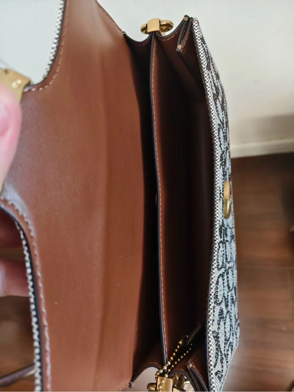 Coach. elegant crossbody