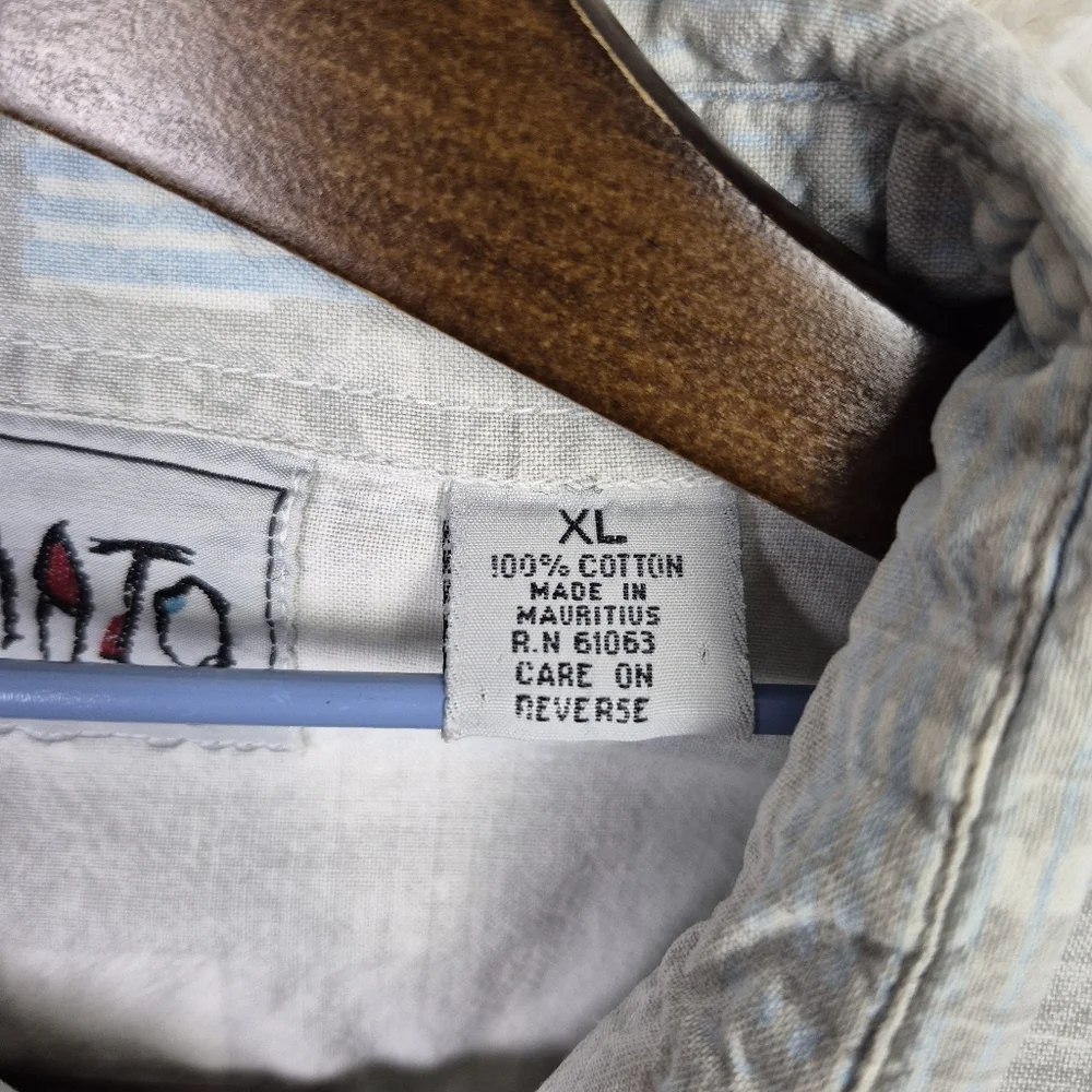 Tomato casual button