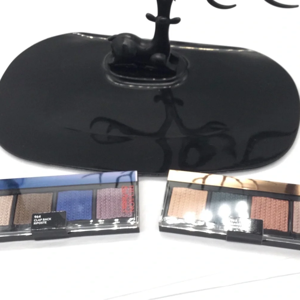 Revlon Clap Back Riposte Eyeshadow Palette. 2 pk New