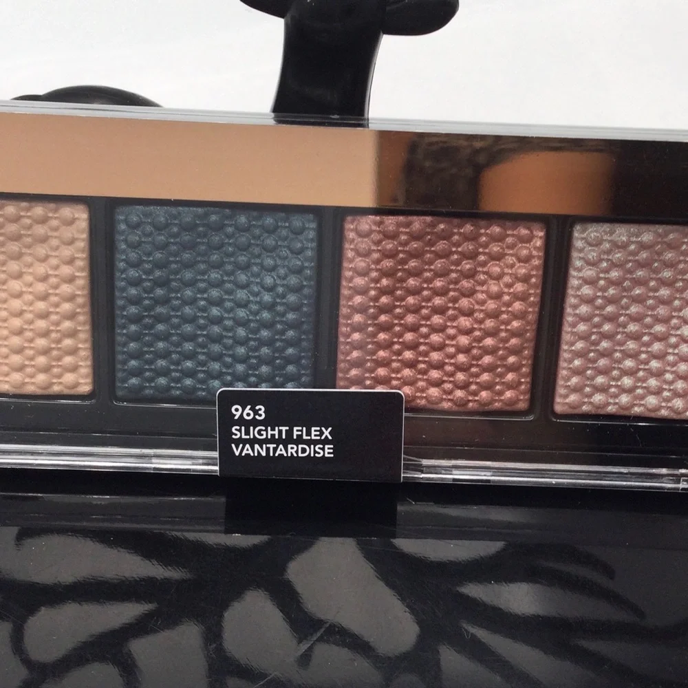 Revlon vibrant palette