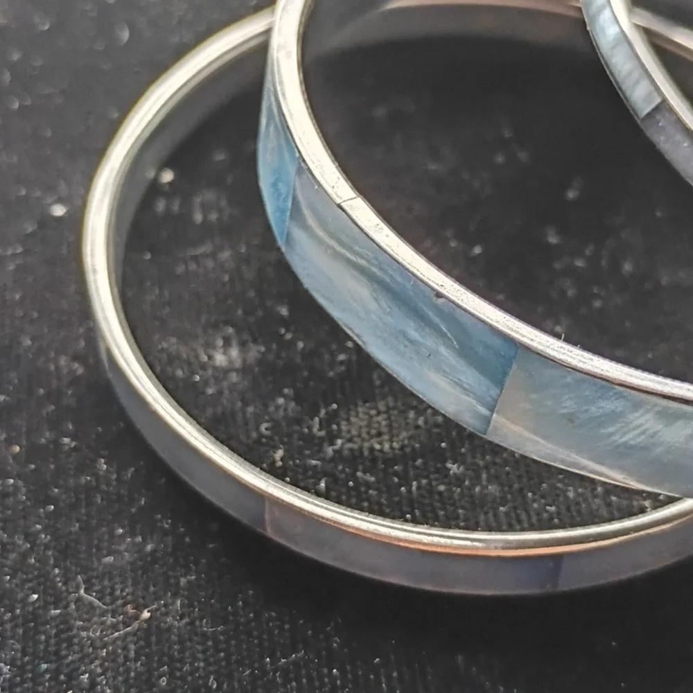 Elegant Silver Tone Bangle Set Of Three