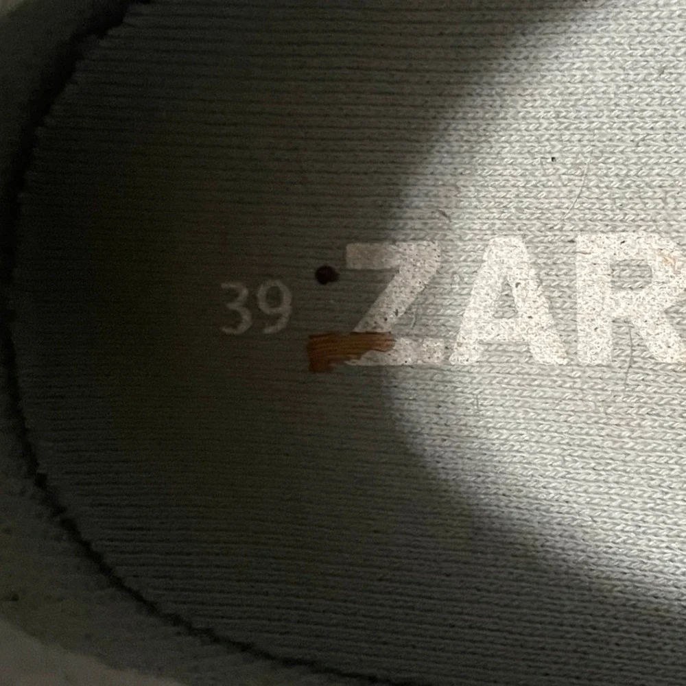 ZARA SRPLS these elastic