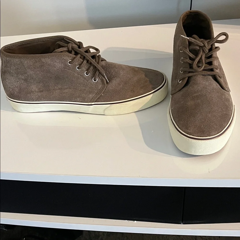 American Eagle Outfitters classic suede