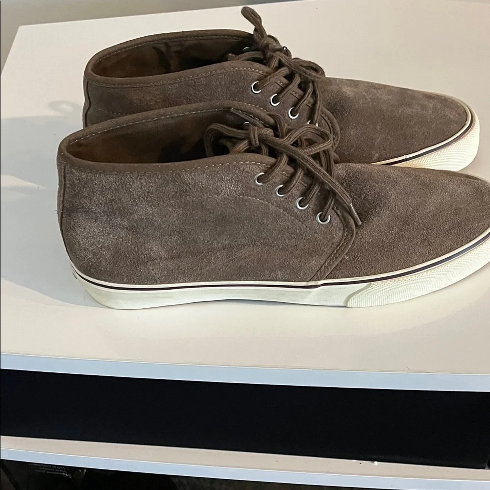 American Eagle Outfitters classic suede