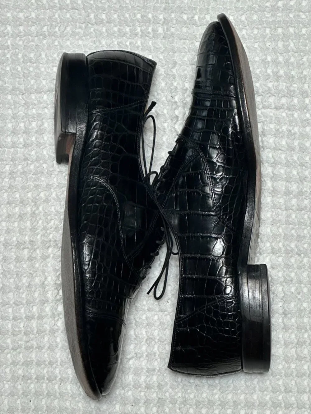 Allen Edmonds size room dress
