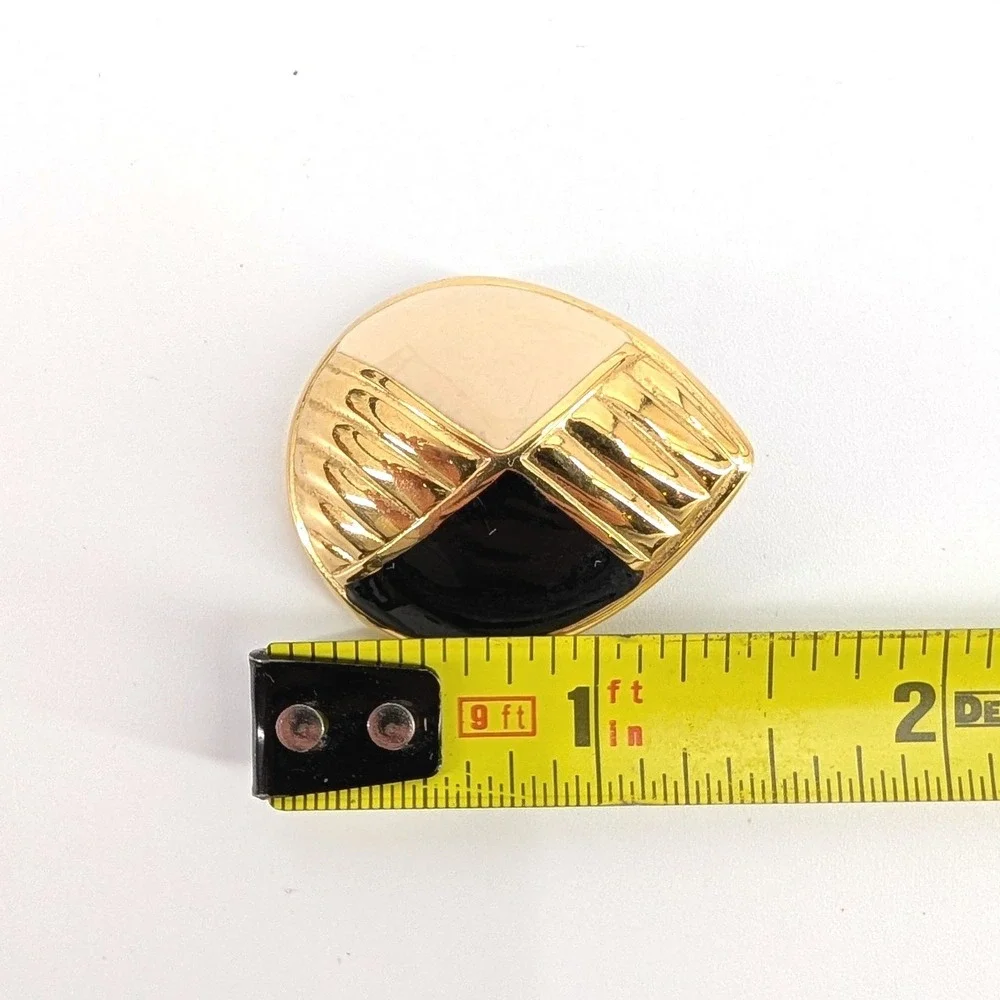 Vintage Geometric Enamel‎ Clip-On Earrings Gold Tone Black Cream Teardrop 80s