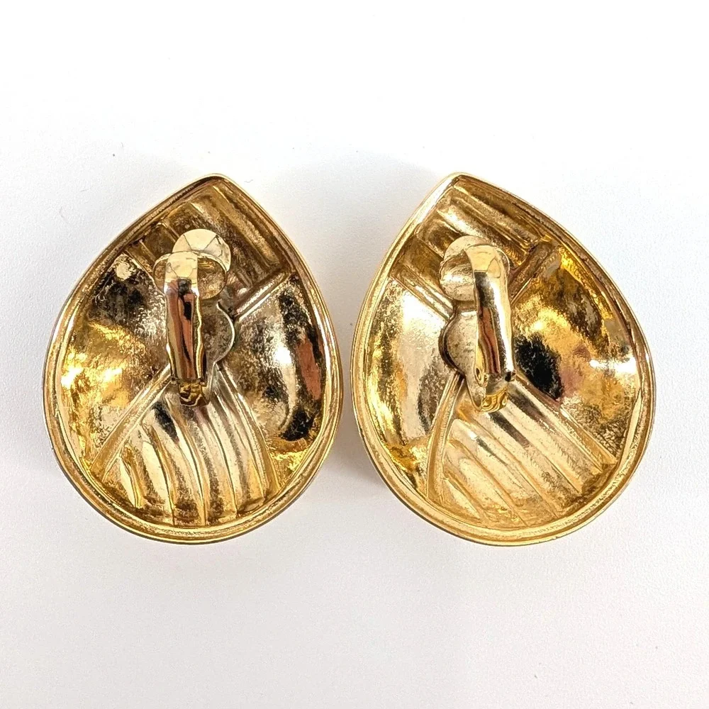 Vintage Geometric Enamel‎ Clip-On Earrings Gold Tone Black Cream Teardrop 80s