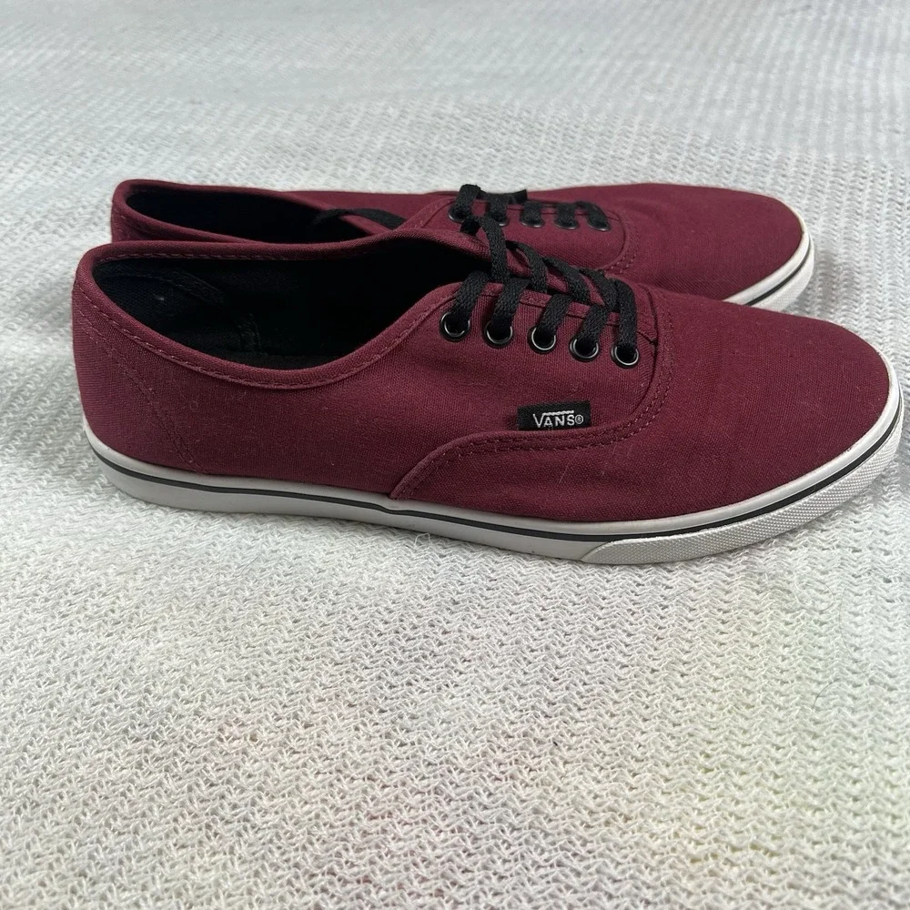 Vans authentic by activity