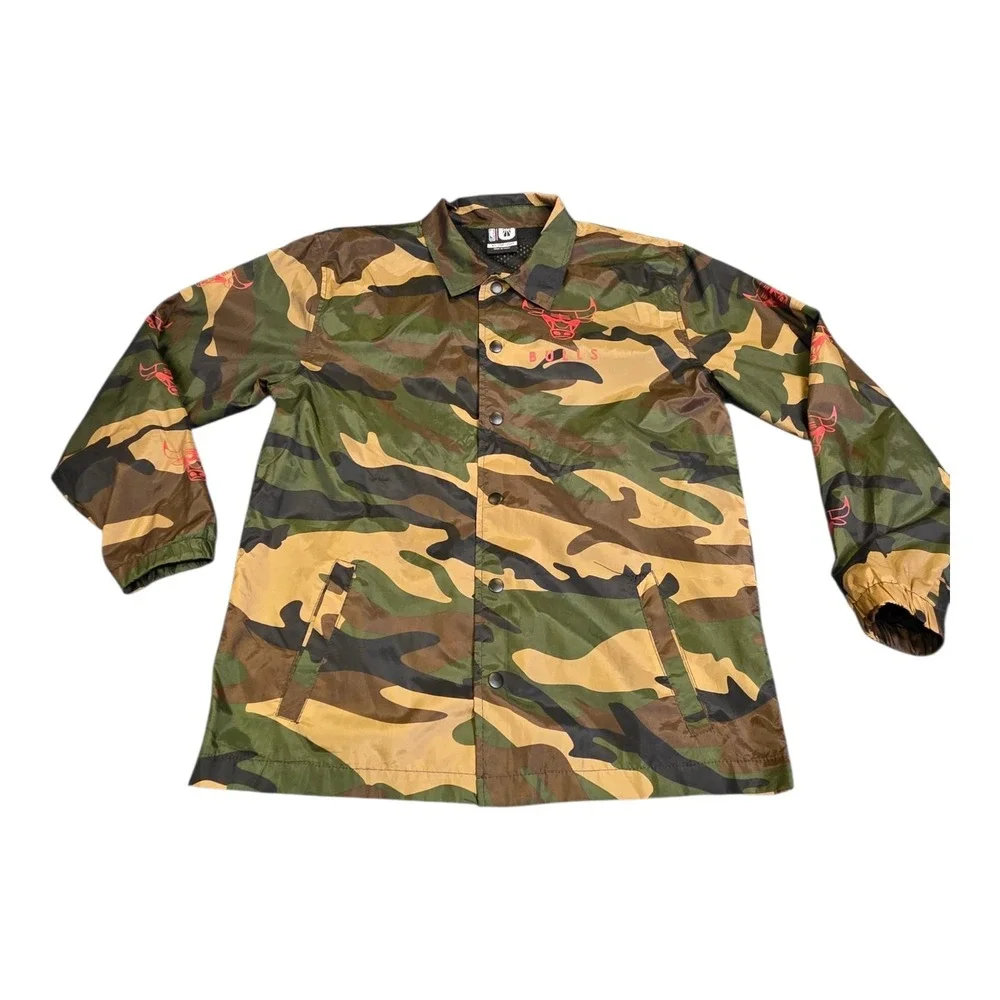 Chicago Bulls Camo Jacket Men's Medium / Youth XL 18-20 Snap Windbreaker NBA A13
