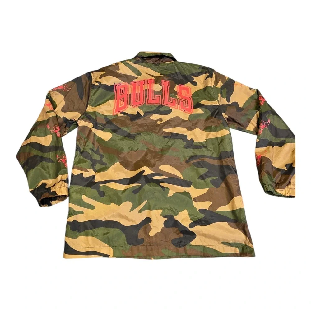 Chicago Bulls Camo Jacket Men's Medium / Youth XL 18-20 Snap Windbreaker NBA A13