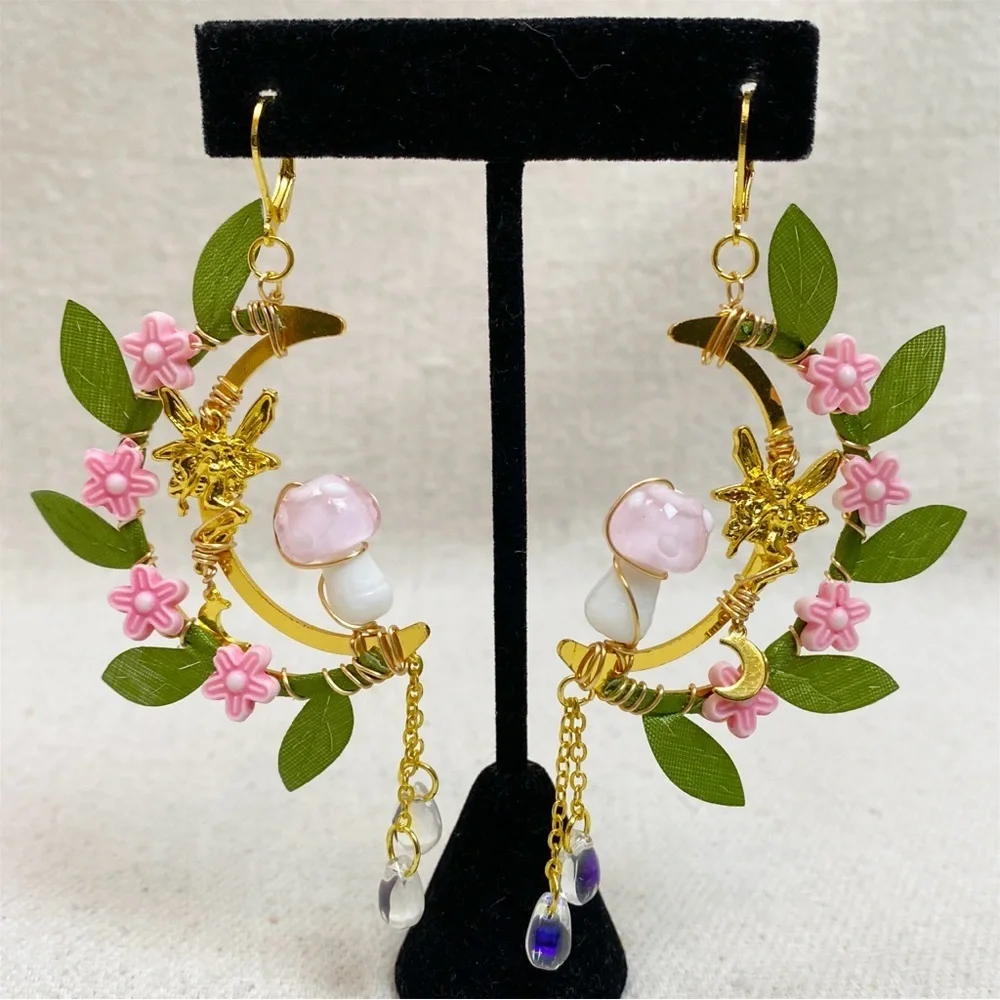 N/A charming hoop