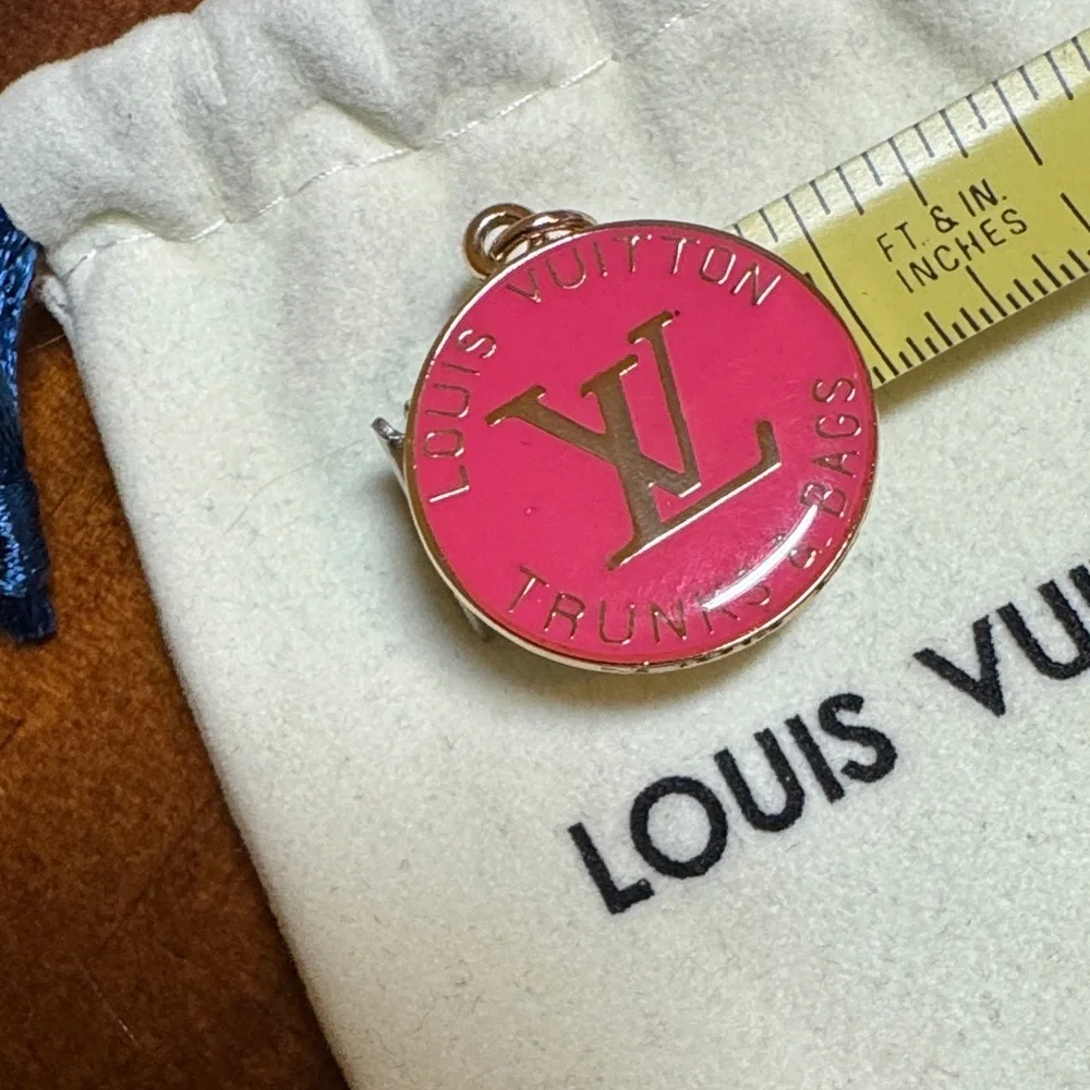 Louis Vuitton chic louis