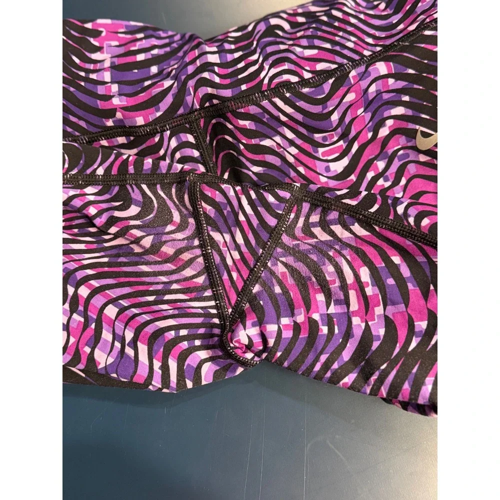 Nike calves dri abstract