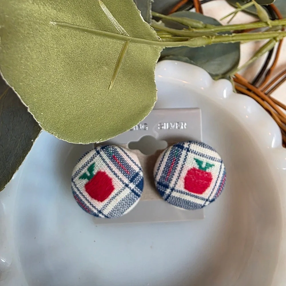 N/A vintage button