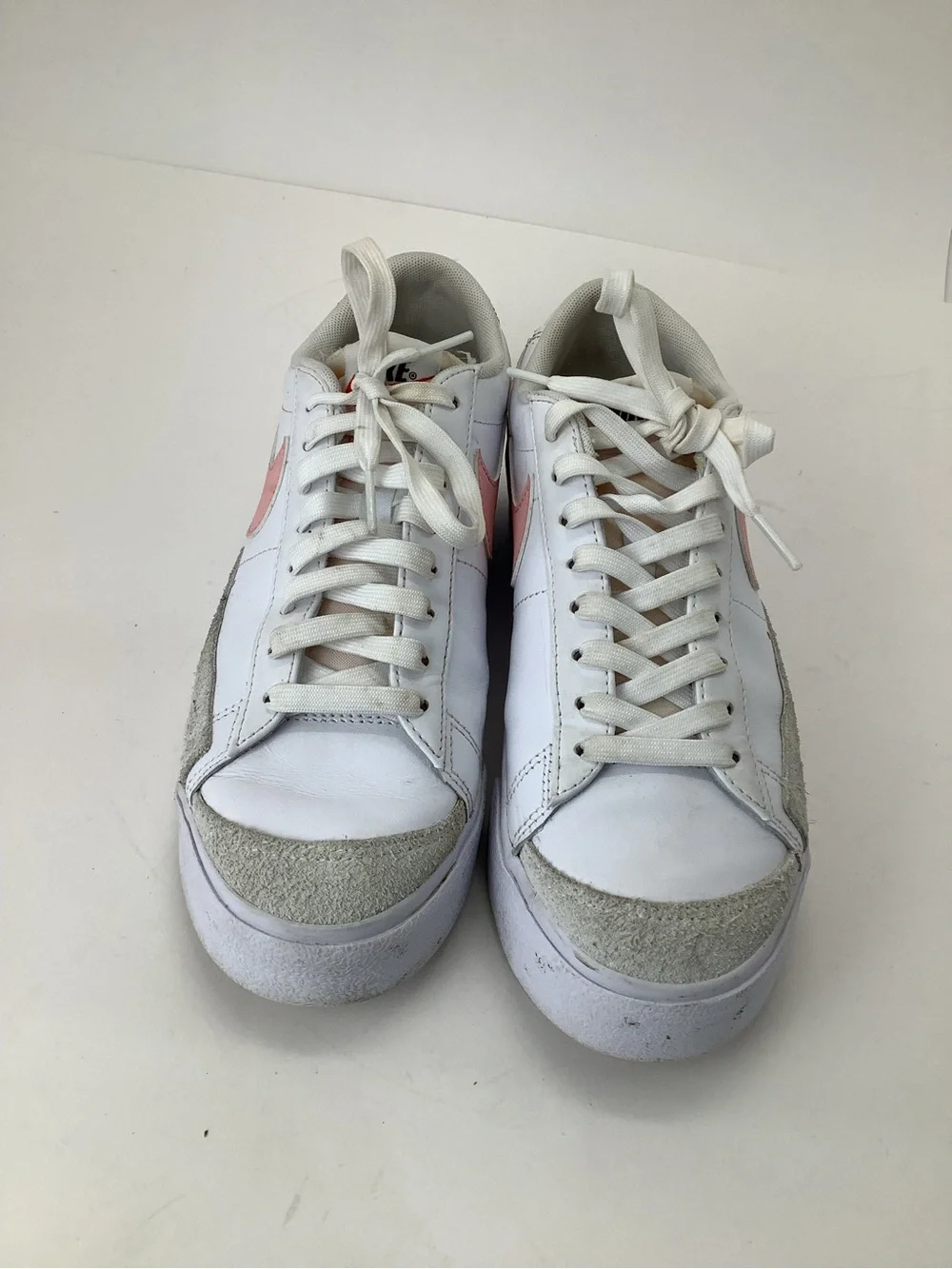 Nike sneakers low white