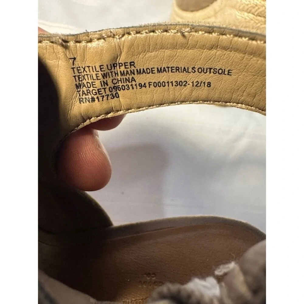 Universal Thread Tan Peep Toe Espadrille Wedge Sandals Size‎ 7