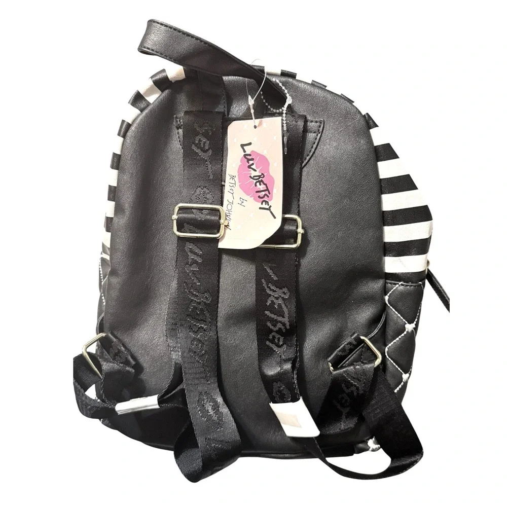 Betsey Johnson luv betsey