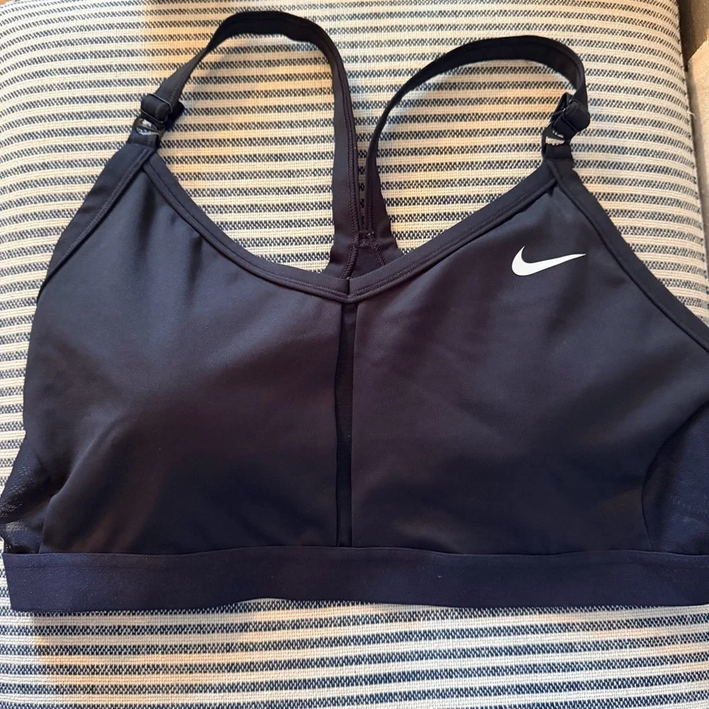 Nike indy black