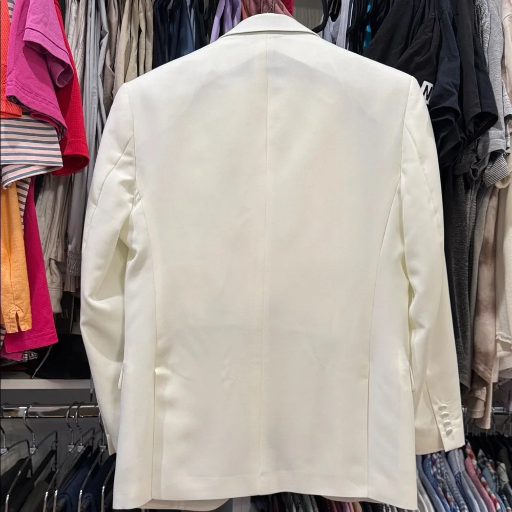 Lucci Collezione ensures perfect sophistication