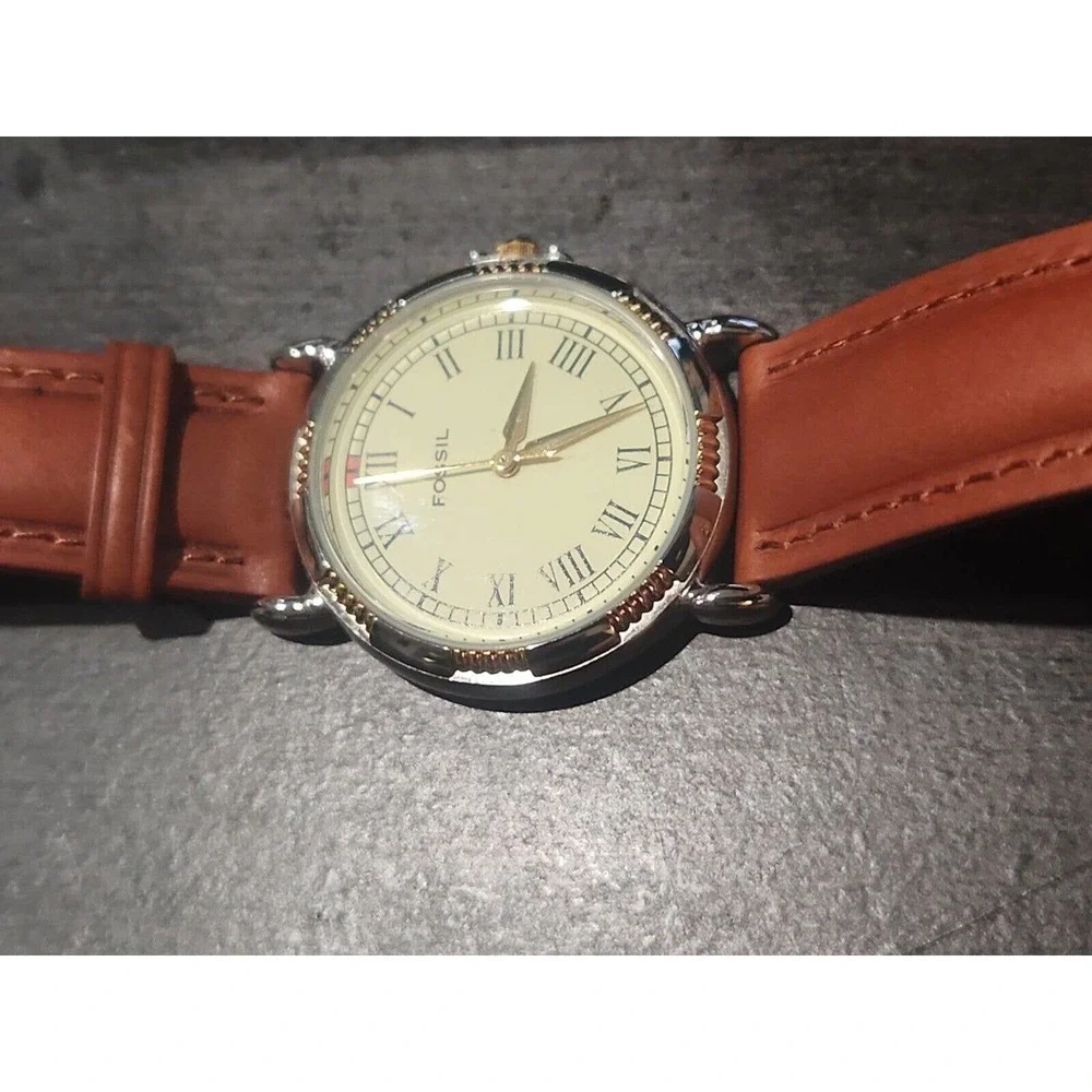 Fossil PR-5001 Womens‎ Wristwatch Silver and Gold Case READ!!!